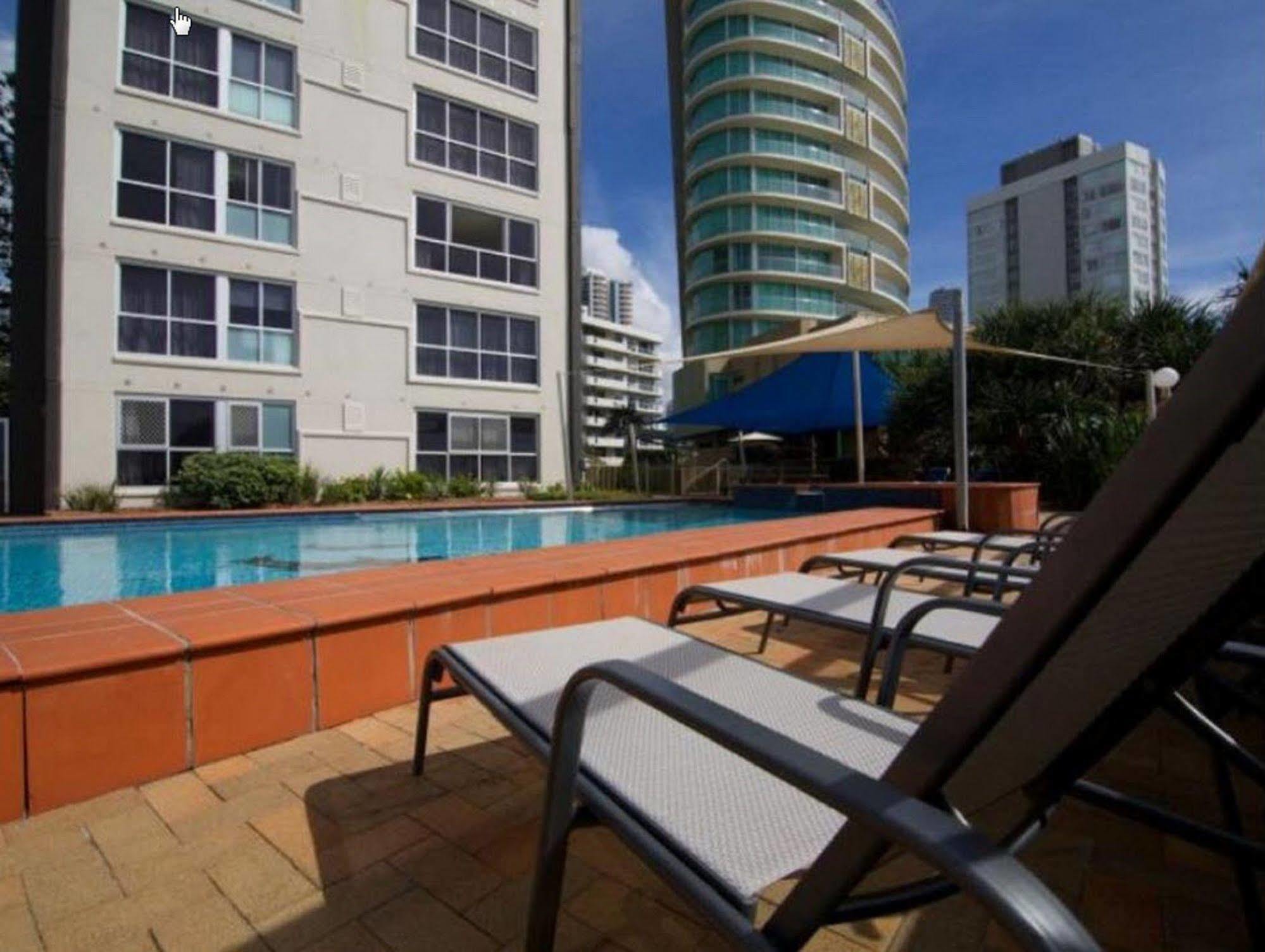 غولد كوست President Holiday Apartments - Absolute Beachfront المظهر الخارجي الصورة